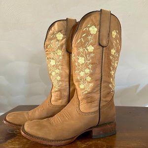 Women’s genuine leather cowboy boots size 9